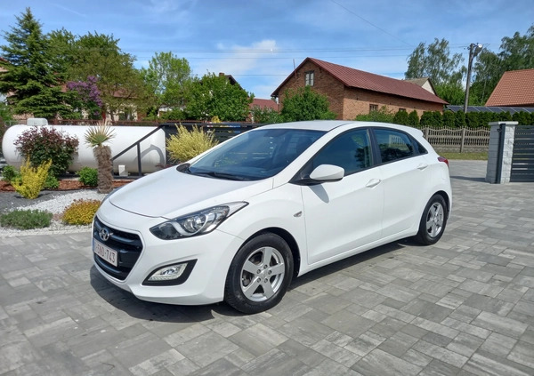 Hyundai I30 cena 39900 przebieg: 77000, rok produkcji 2015 z Wyszogród małe 232